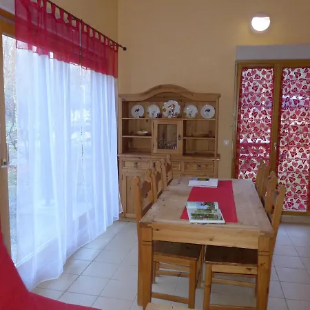 Maison En Bois Au Bord Du Canal Avec Terrasse Et Jeux - Fr-1-611A-3 Nyaraló